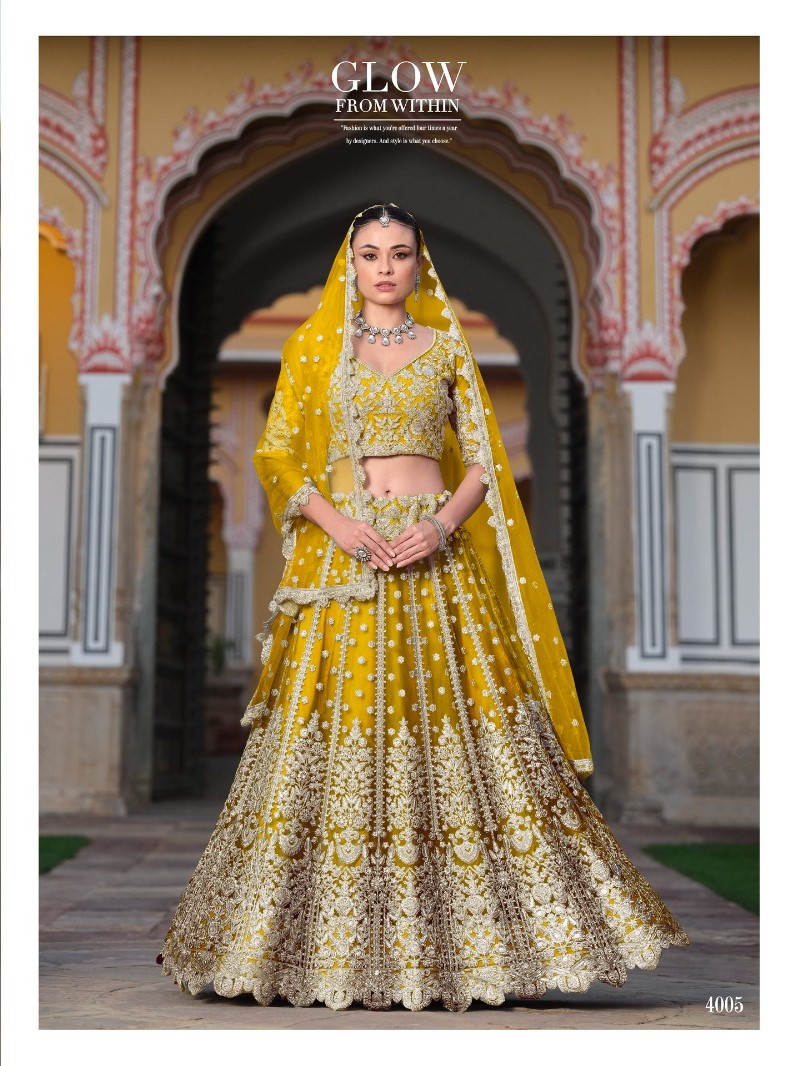 You are currently viewing Senhora Sangam Net Embroidery Wedding Lehenga Choli Online 2025
