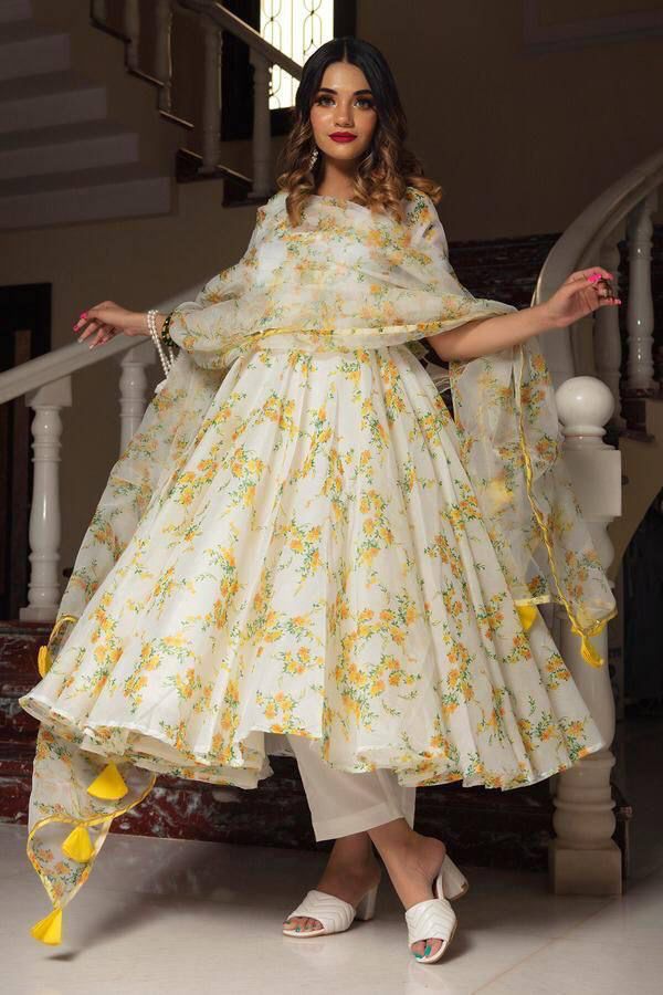 You are currently viewing Mohini 9007 Chanderi Kurti Pant Dupatta Set 2025