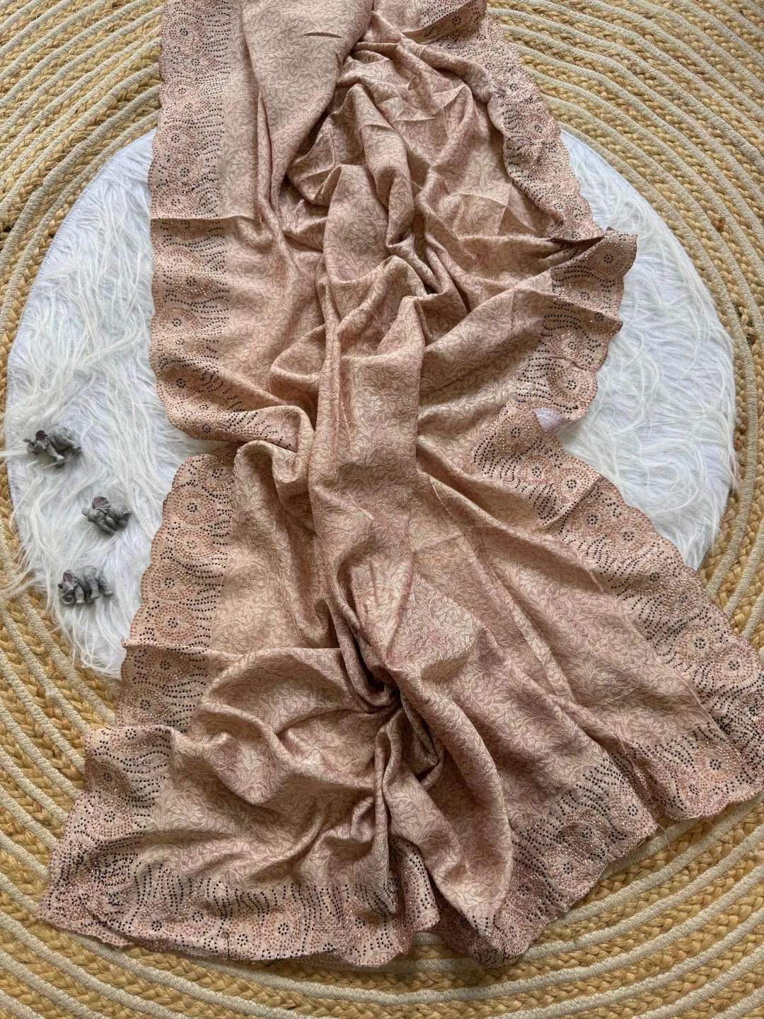 MHV Falguni Peach Vichitra Silk Saree MHV Falguni Peach Vichitra Silk Saree - Image 1