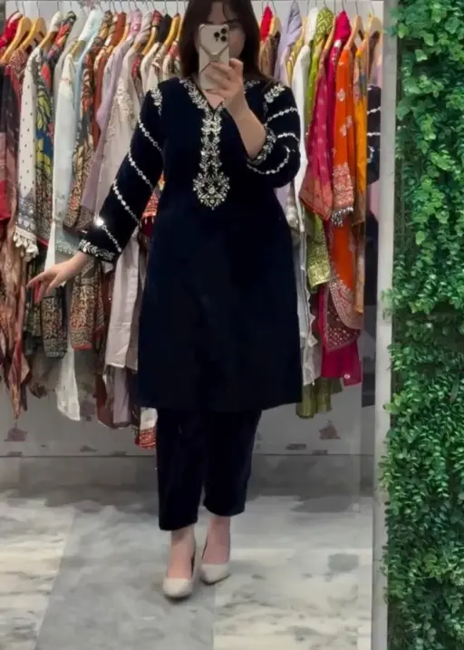 BV 429 Navy Blue Velvet Winter