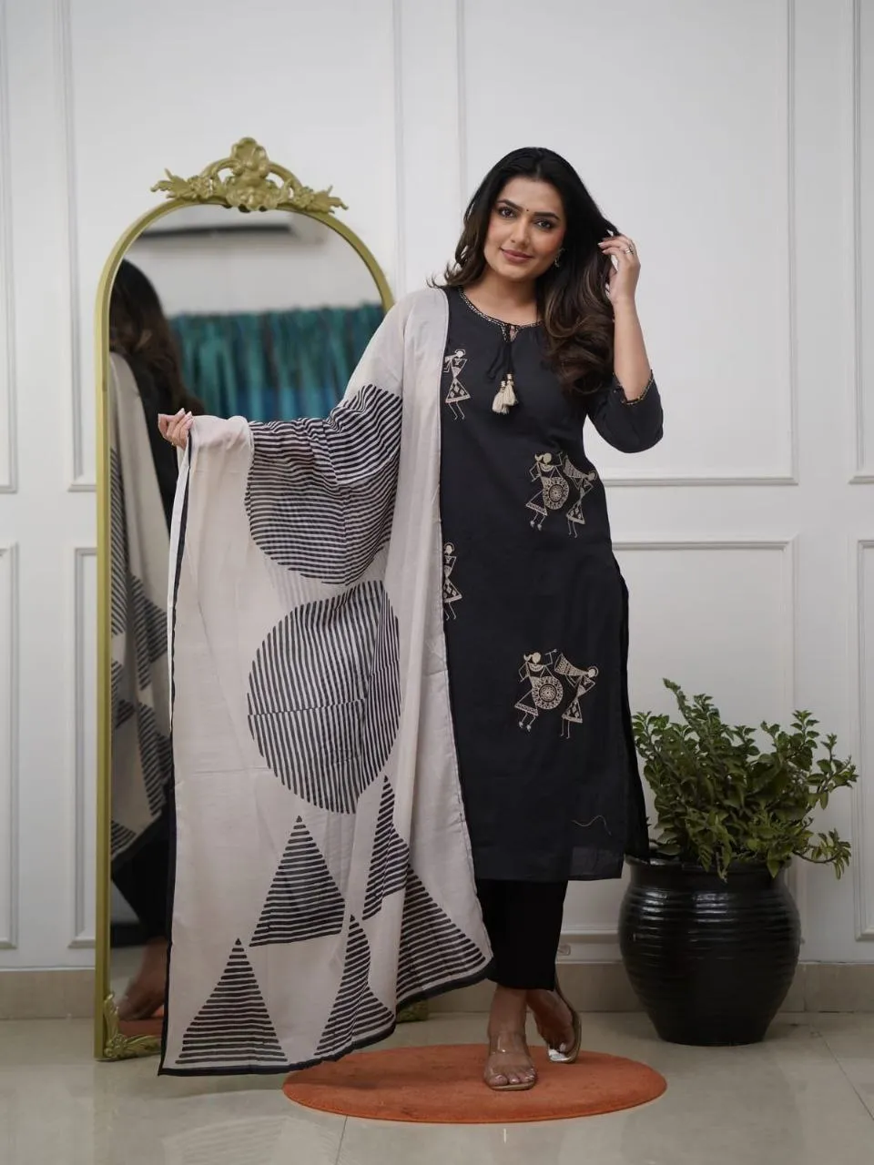 Zarin 56 Black Heavy Rayon Kurti Pant With Dupatta