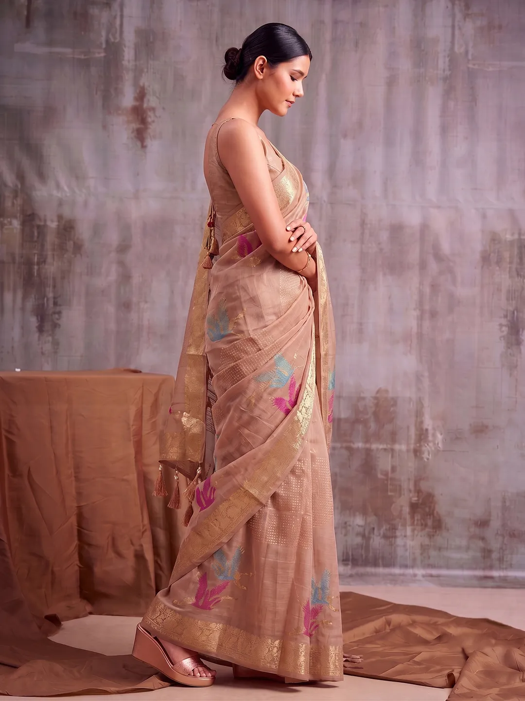 Dusty Pink Linen Cotton Saree With Antique Zari Work For Woman