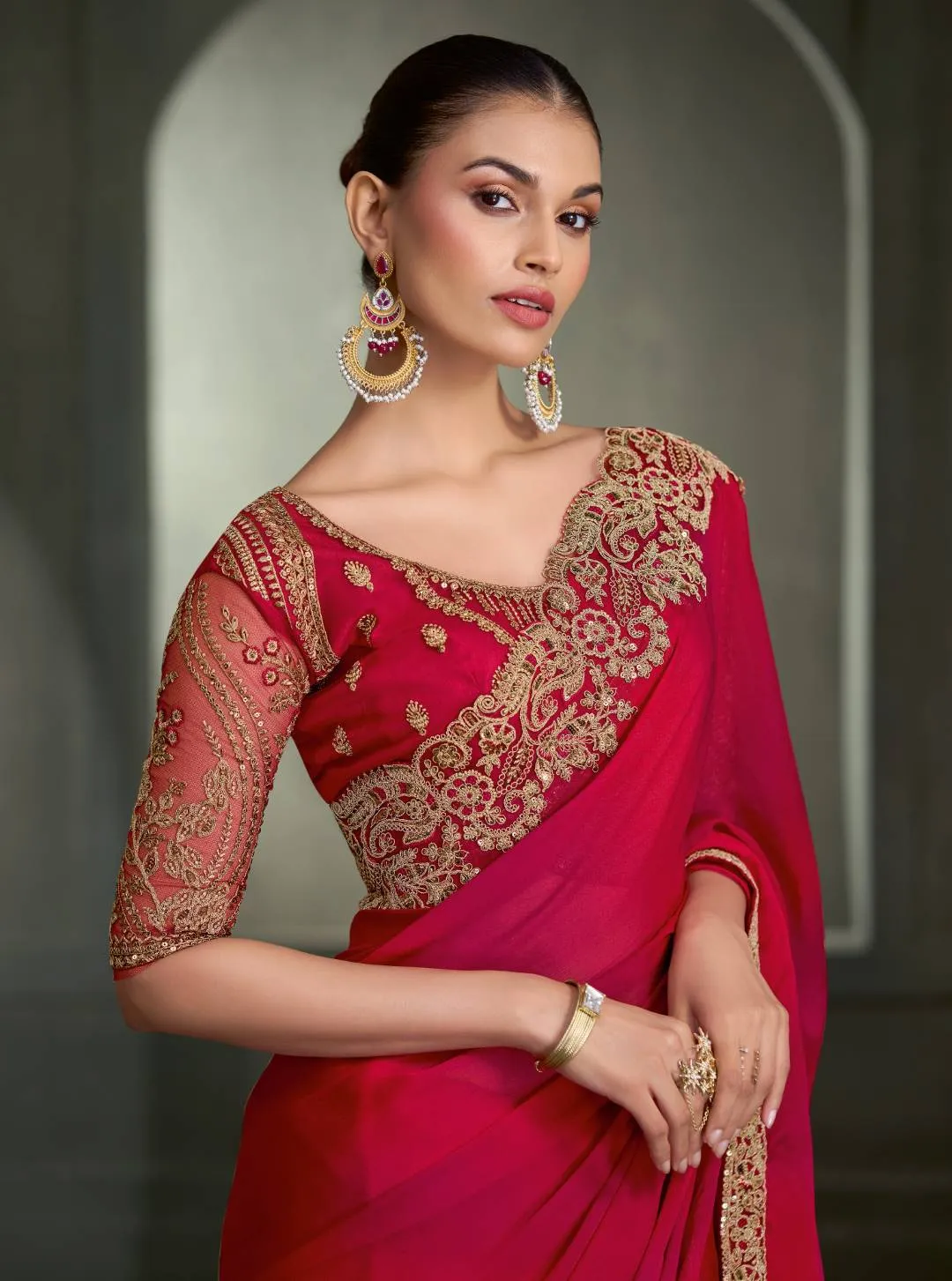 Woman's Tones of Pink & Red Chiffon Saree with Intricate Pallu & Border Work