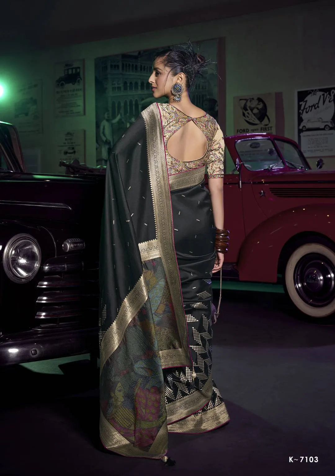 Kira Kavisha Viscose Silk Saree with 3D Woven Pallu Heavy