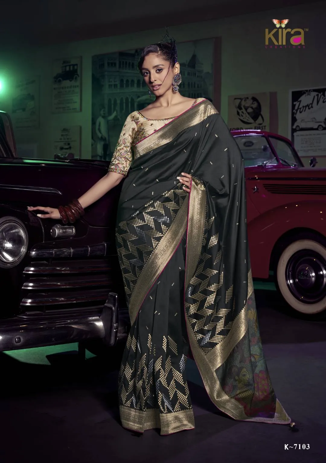 Kira Kavisha Viscose Silk Saree with 3D Woven Pallu Heavy