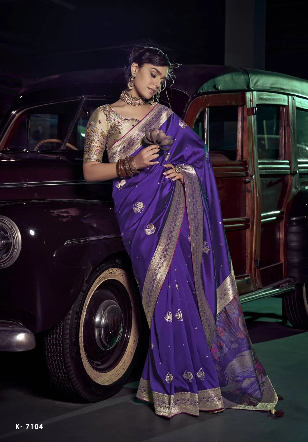 Kira Kavisha Viscose Silk Saree with 3D Woven Pallu Heavy