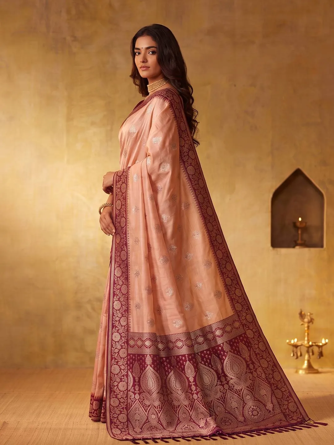 Women's Beautiful Peach Silk Blend Woven Jari Designer Saree